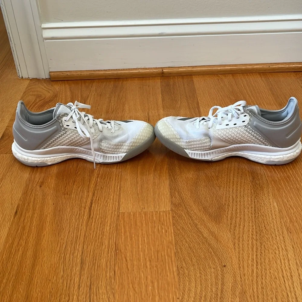 Adidas Volleyball Shoes White Size 6.5 6 1/2 - Picture 7 of 7